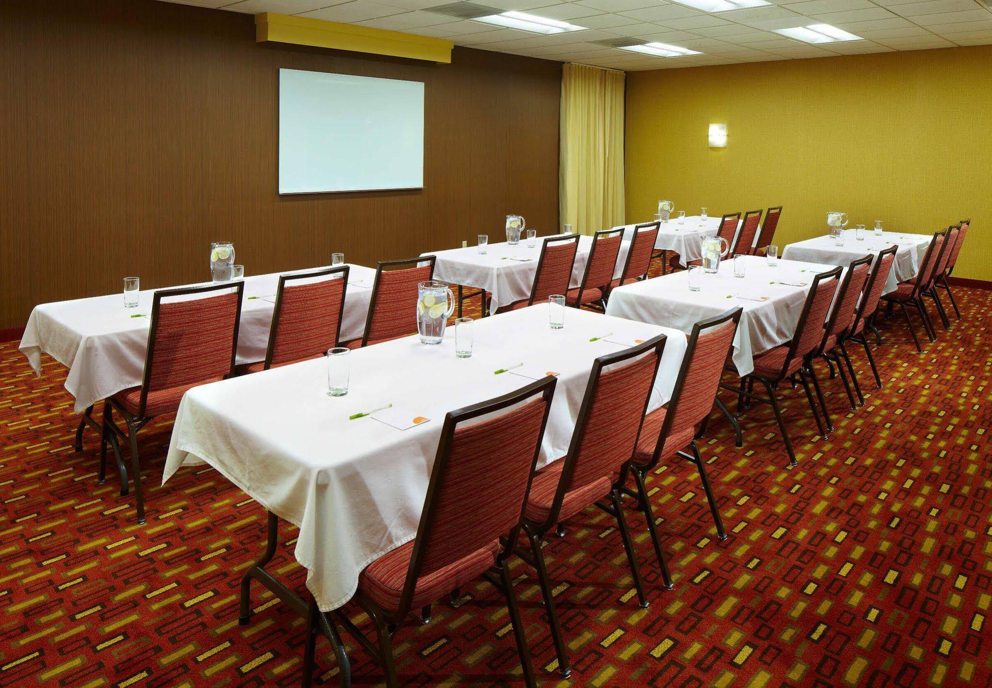 Iowa Inn Bettendorf Quad Cities Dış mekan fotoğraf