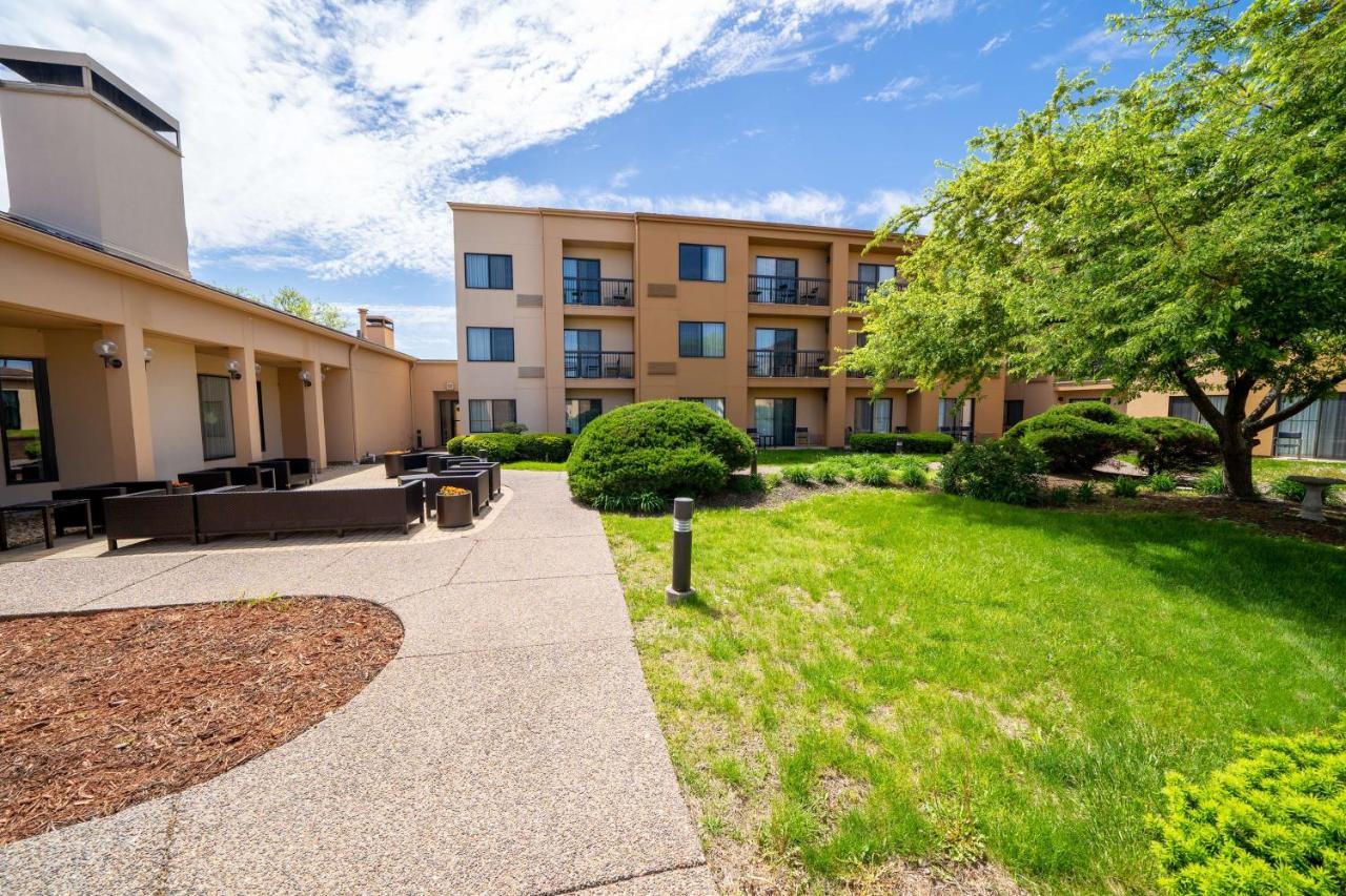 Iowa Inn Bettendorf Quad Cities Dış mekan fotoğraf