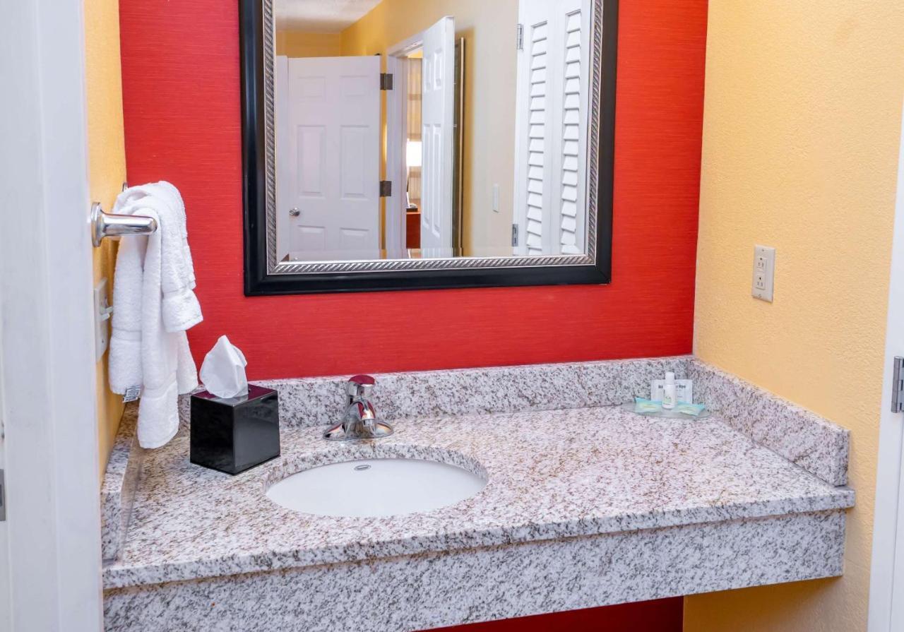 Iowa Inn Bettendorf Quad Cities Dış mekan fotoğraf